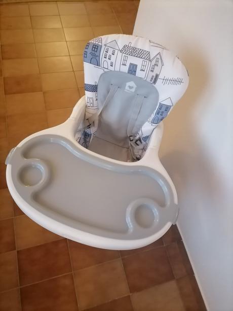 Detská jedálenská stolička, 