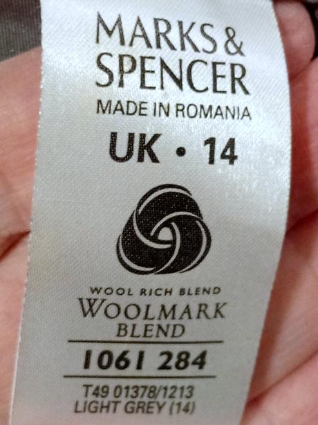 Krásny vlnený kabát, l