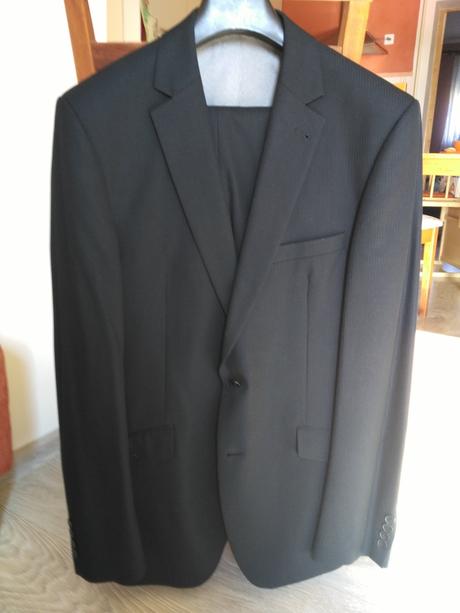Kvalitný pánsky oblek, 50