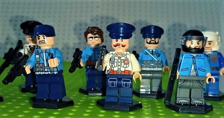 Policia 12 ks sada so zbranami, 