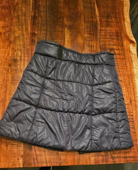 Športová šuštiaková vetrovková sukňa s-m, m