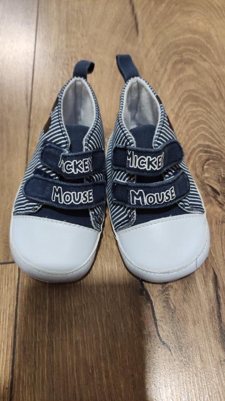 Capacky mickey mousse, 19