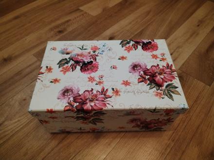 Darčeková krabica,