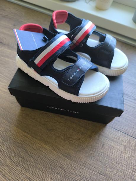 Sandálky, tommy hilfiger,32