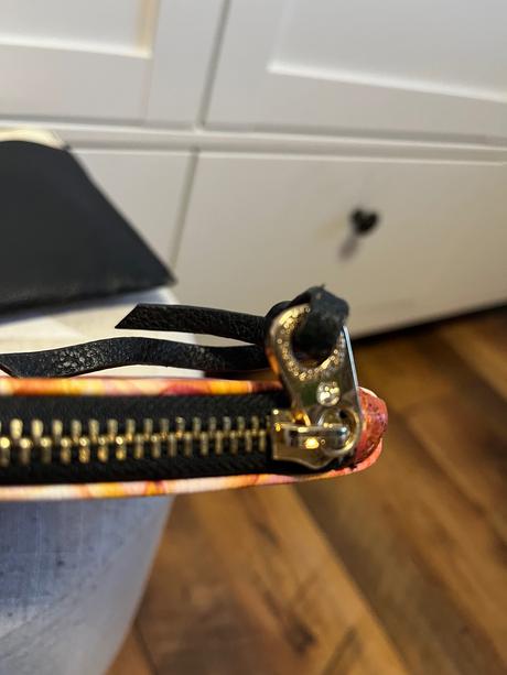 Lipsy listova kabelka, 