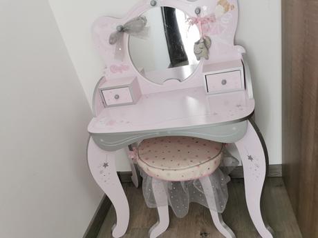 Detsky kozmeticky stolik, 