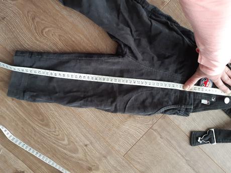 Nohavice na traky, modelko,86