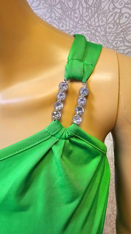 Top s ozdobnou sponou, m