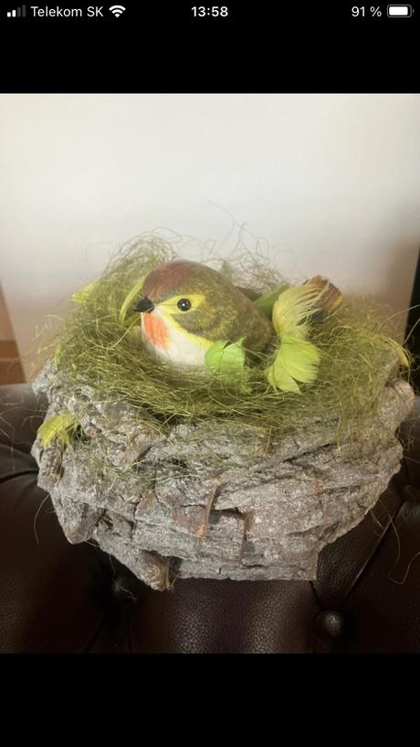 Dekorácia vtáčik v hniezde, 