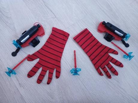 Kostým spiderman v. 146 + doplnky, 