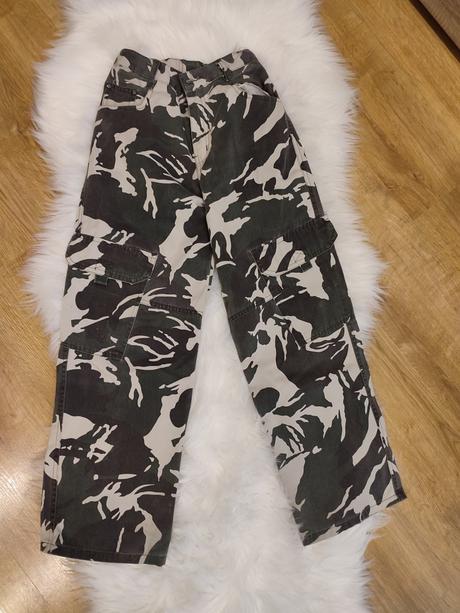 Maskáčové nohavice, 152