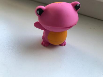 Peciatka pokemon, výška cca 4 cm,