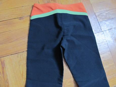 Moderné nohavice na 8-10 rok., 134