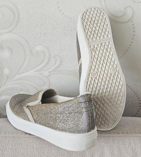 Trblietavé plátenky, 38