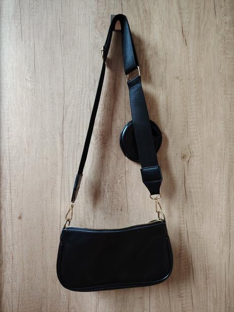 Čierna trojkabelka, 