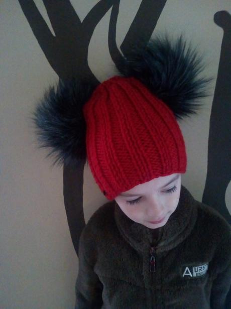 Čiapka s 2 brmbolcami, 