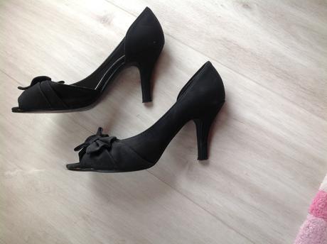 Lodičky s otvorenou špičkou, 38