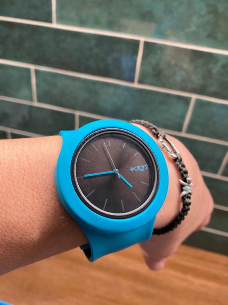 Aight hodinky tyrkysové, 