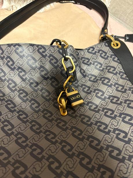 Kabelka liu jo, liu jo