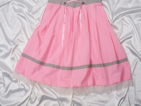 Kvalitné krojové šaty, 40