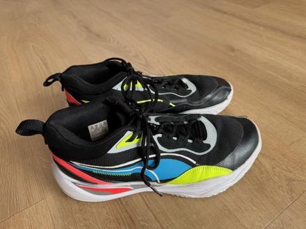 Športová obuv s bielou podrážkou, puma,40