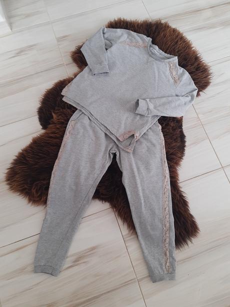 Dámska tepláková súprava s čipkou s/m, s