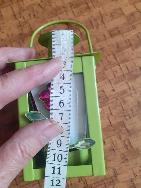 Kovový lampáš na čajovú sviečku,