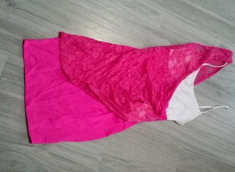 Ruzovo biele saty, s