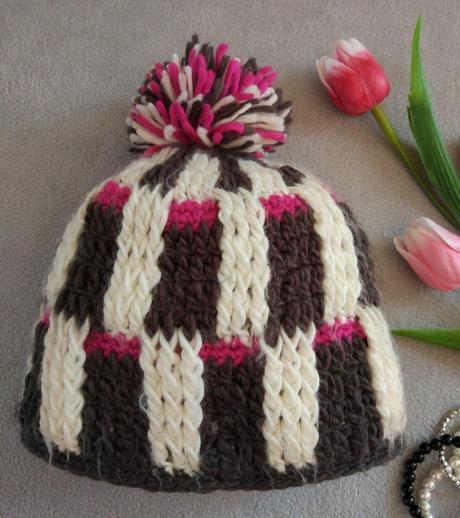 Dámska čiapka s brmbolcom, m