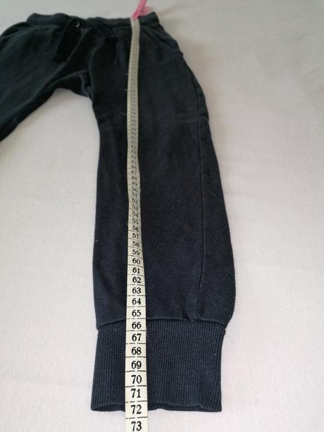 Tepláky s vrecúškom, 128