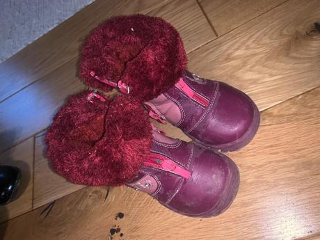 Dievčenské čižmy, 22