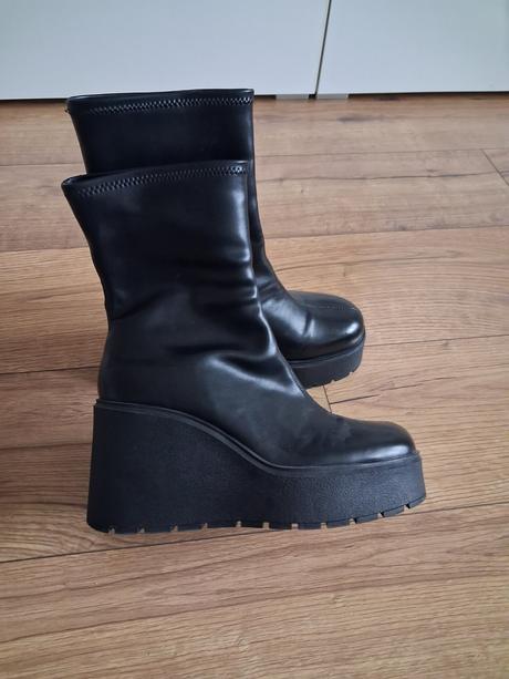 Topanky na platforme, 39