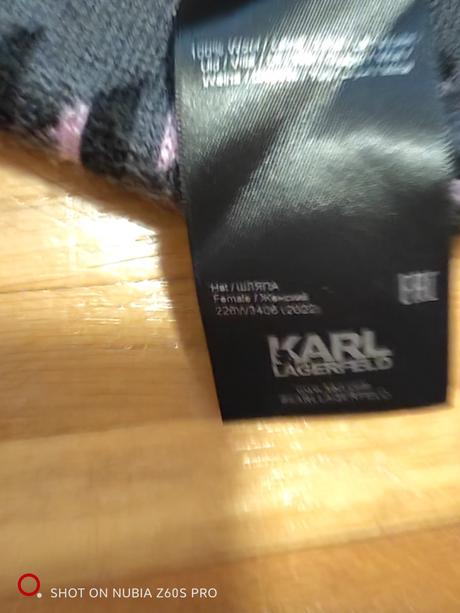 Karl lagerfeld originál luxusná dámská čiapka, 