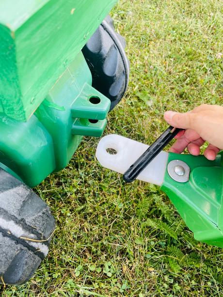 Rolly toys john deere traktor s vlečkou,