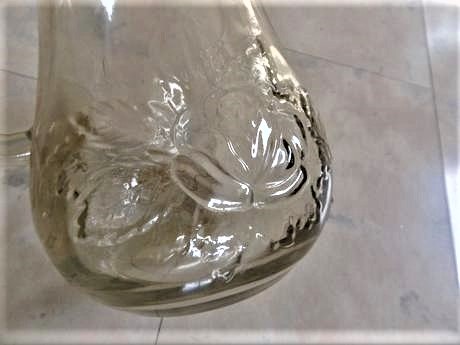 Starý džbán z masívneho hrubého skla 1,25 l, 