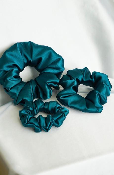Saténová gumička scrunchie petrolejová, 