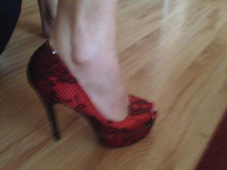 Červené čipkované lodičky, 37