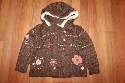 Svetrík s kvetinkami, next,110