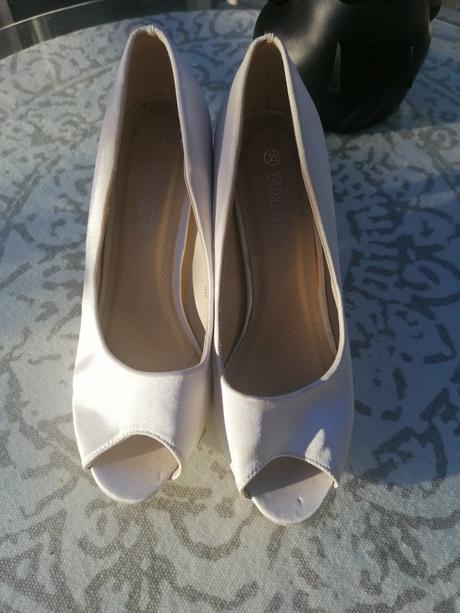 Lodičky s otvorenou špičkou, 39