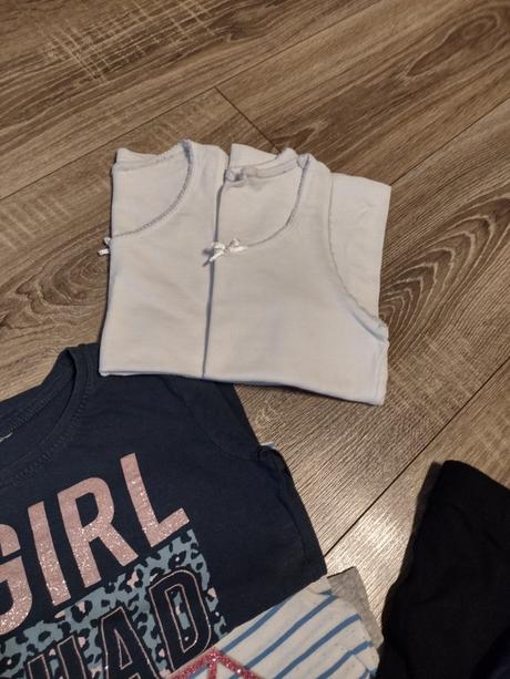 Balíček oblečenia, 122–134