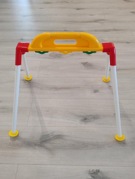 Hrazda na zavesenie hračiek, 