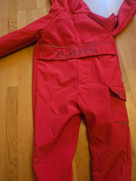 Overal moonrise, 110