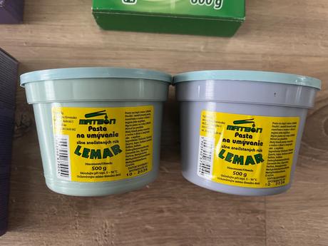 Pracie prášky a pasty na umývanie rúk, 