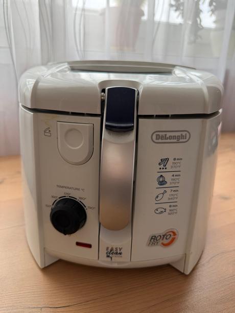 Fritéza na olej delonghi,