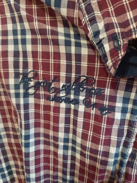 Predám košeľu, 40