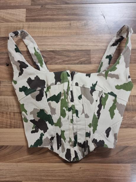 Trická a crop topy, bershka,xs