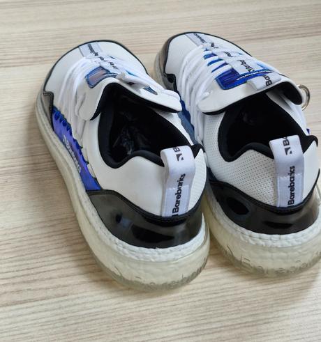 Futura - iridescent white 46 x364, be lenka,46