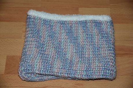 Dievčenský nákrčník,