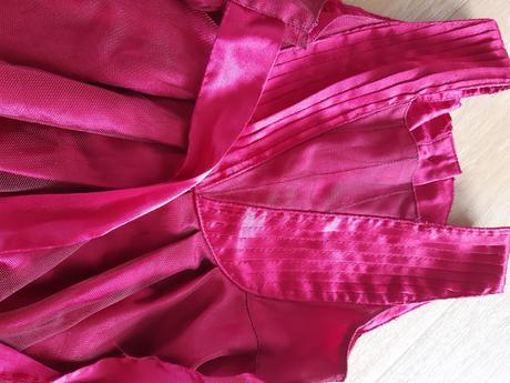 Slavnostne saty, tu,104