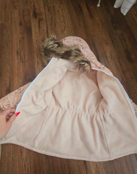 Zimna bunda hand madeira krásna velmibtepla, 110